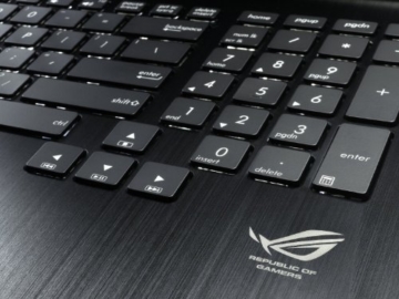 Asus G750JS-T4023H 43,9 cm (17,3 Zoll) Notebook (Intel Core i7 4700HQ, 2,4GHz, 8GB RAM, 1,5TB HDD + 256GBSSD, NVIDIA GF GTX 870M, DVD, Win 8) schwarz -