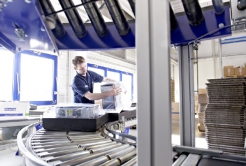 one Silent High-End Gaming-PC Intel Core i7-7700K, 4x 4.20 GHz | Corsair H80i Wasserkühlung | 16 GB DDR4 2133 MHz RAM | 250GB SSD/2000GB HDD | Mainboard MSI Z270-A Pro | BLU-RAY Brenner | 8 GB NVIDIA GeForce GTX 1080 | GigaBit-LAN | USB 3.0 | Windows 10 Pro 64-Bit -