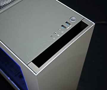 VIBOX Pegasus Komplett-PC Paket 18 Gaming PC – 4,0GHz Intel i7 Quad-Core CPU, GTX 1080, leistungsfähig, Desktop Gamer Computer mit 2 Spielgutscheine (Inklusive For Honor Code), 22″ Monitor, Gamer Tastatur & Mouse, Windows 10, Weiß Innenbeleuchtung, lebenslange Garantie* (3,4GHz (4,0GHz Turbo) Intel i7 6700 Quad 4-Core Skylake Prozessor CPU, Nvidia GeForce GTX 1080 8GB Grafikkarte, 32GB HyperX DDR4 2133MHz RAM, 240GB SSD, 3TB Festplatte, Raijintek CPU Kühler, 600W 85+ Netzteil, NZXT Gehäuse) -